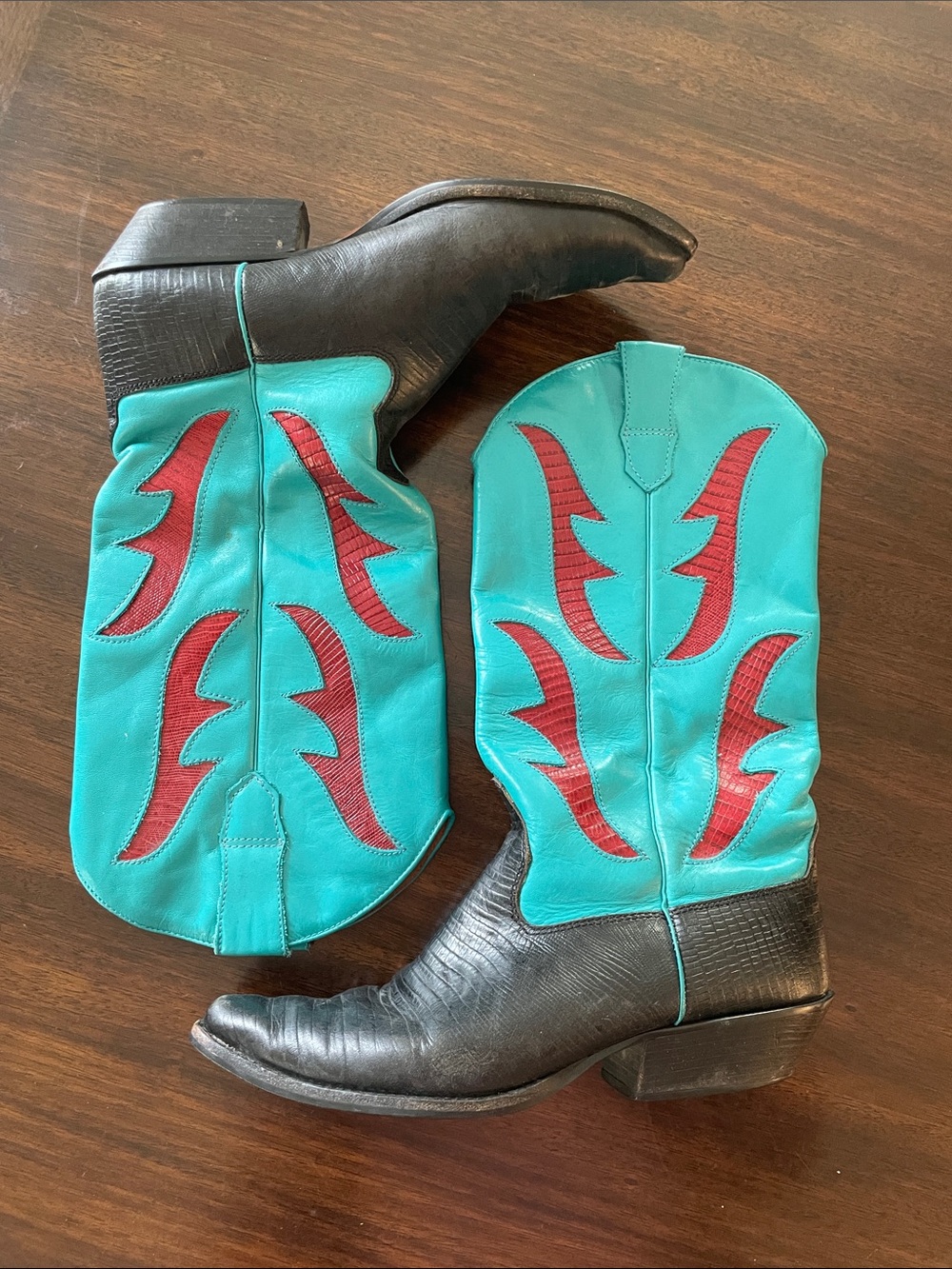 Women’s Two-Tone Turquoise and Red Western Heeled Boots Sabree size 6.5